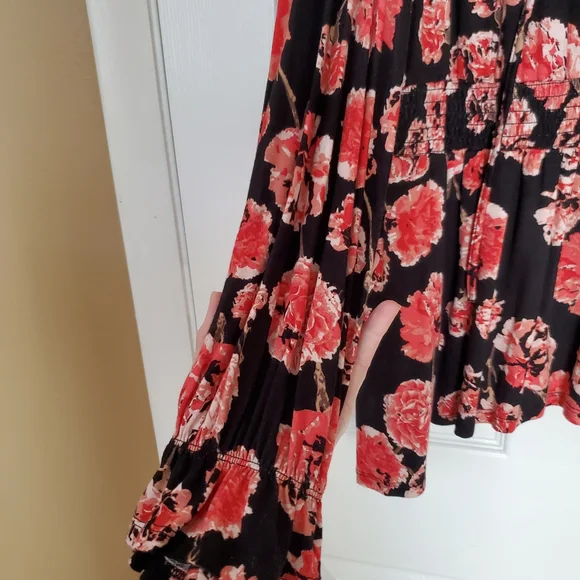 American Rag Floral V-Neck Tie Blouse - Black and Red - Picture 4 of 8